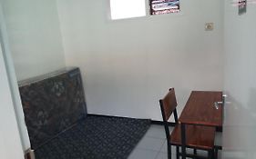 Welirang 20B Homestay - Max 2 Orang Per Kamar